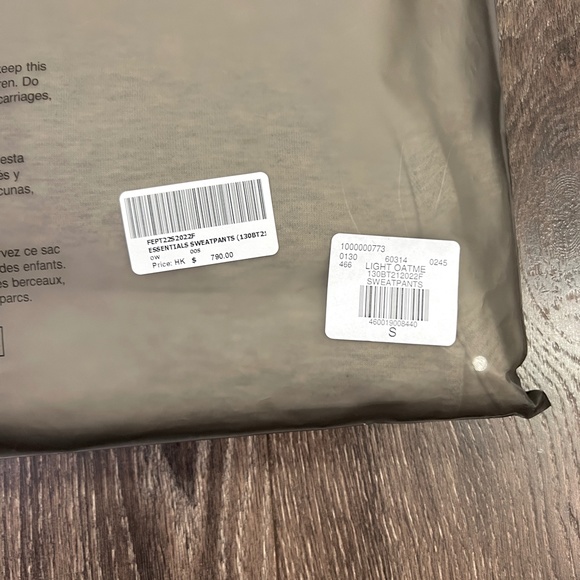 Fear of God FOG Essentials 1977 Jogger Sweatpants Light Oatmeal Grey / Off White - Picture 7 of 11